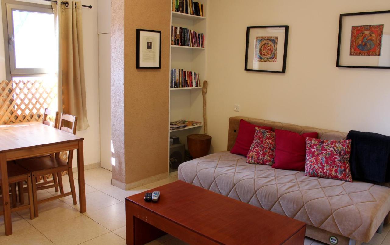 Aliyah Return Center Degania Bet Room photo